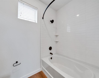 1601-320 Mustang Drive - Photo Thumbnail 21
