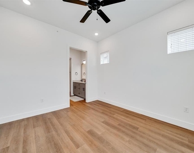 1601-320 Mustang Drive - Photo Thumbnail 12