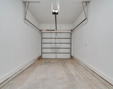 1601-320 Mustang Drive - Photo Thumbnail 23