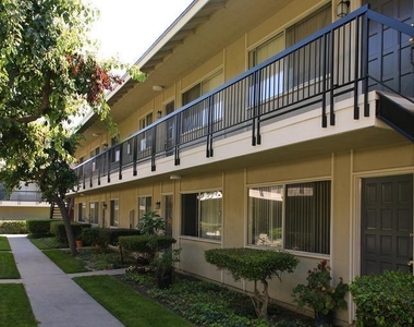 2901 N Bristol St - Photo Thumbnail 4
