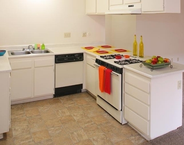 2901 N Bristol St - Photo Thumbnail 7