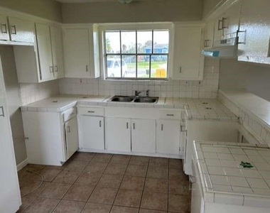 306 Tennyson Street - Photo Thumbnail 4