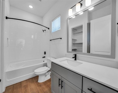 1601-803 Mustang Drive - Photo Thumbnail 13