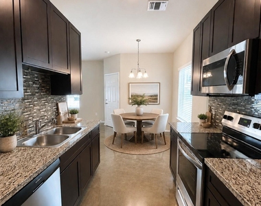 615 Hayman Street - Photo Thumbnail 40