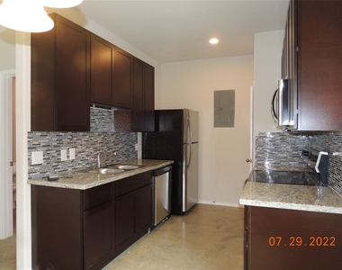 615 Hayman Street - Photo Thumbnail 10