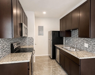 615 Hayman Street - Photo Thumbnail 13