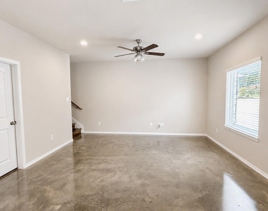 615 Hayman Street - Photo Thumbnail 17