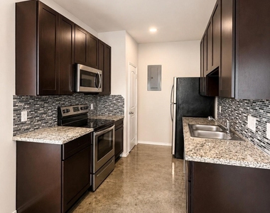 615 Hayman Street - Photo Thumbnail 11