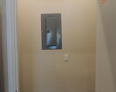 615 Hayman Street - Photo Thumbnail 15