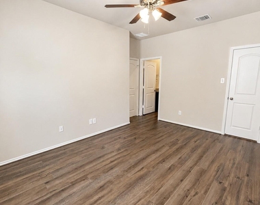 615 Hayman Street - Photo Thumbnail 32