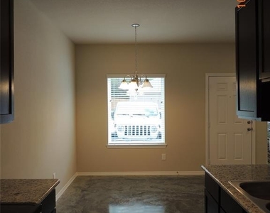 615 Hayman Street - Photo Thumbnail 13