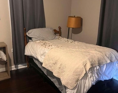 435 E Avenue J - Photo Thumbnail 8