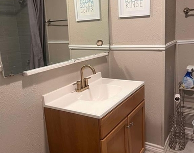435 E Avenue J - Photo Thumbnail 14