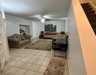 28723 Sedgefield Street - Photo Thumbnail 8
