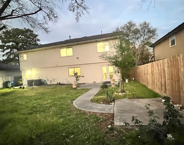 28723 Sedgefield Street - Photo Thumbnail 6