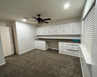 28723 Sedgefield Street - Photo Thumbnail 20