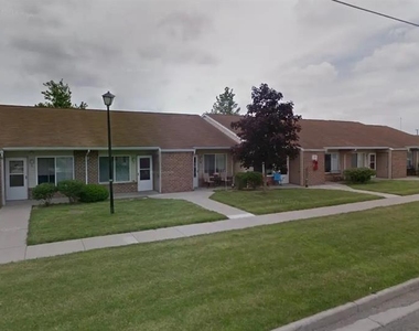 980 Meadow Ln - Photo Thumbnail 5