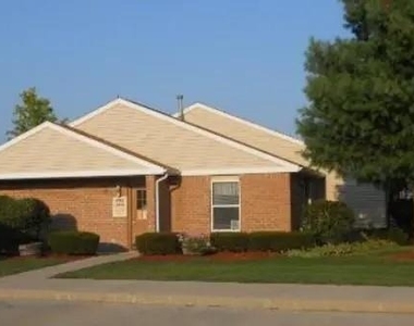 980 Meadow Ln - Photo Thumbnail 3
