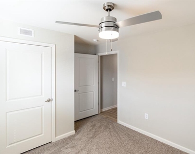 3432 Carr Rd - Photo Thumbnail 13