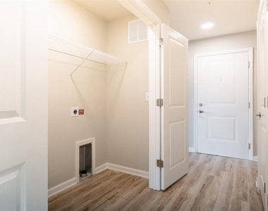 3432 Carr Rd - Photo Thumbnail 19