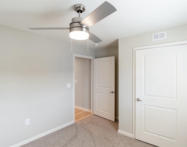 3432 Carr Rd - Photo Thumbnail 15