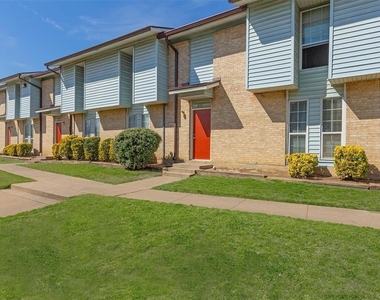 2100 Southcrest Dr - Photo Thumbnail 1