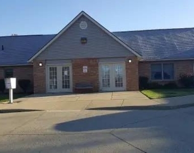 679 S Main St - Photo Thumbnail 3