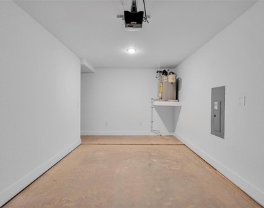 1601-116 Mustang Drive - Photo Thumbnail 15
