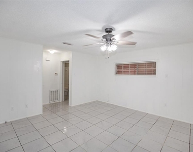2020b Rosalee Street - Photo Thumbnail 11