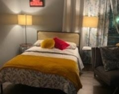 1828 Rosedale Street - Photo Thumbnail 3
