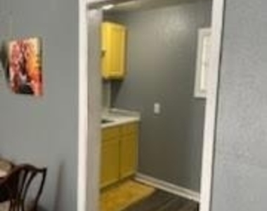 1828 Rosedale Street - Photo Thumbnail 5