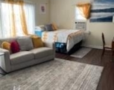 1828 Rosedale Street - Photo Thumbnail 8