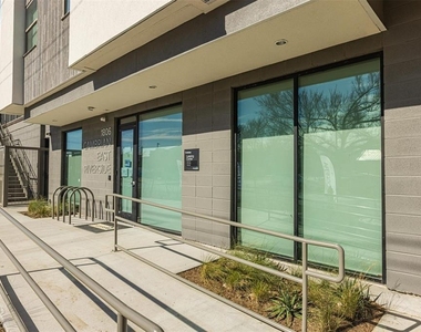 1806 Clubview Ave - Photo Thumbnail 2