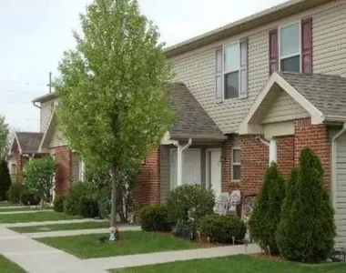 25 Vine St - Photo Thumbnail 1