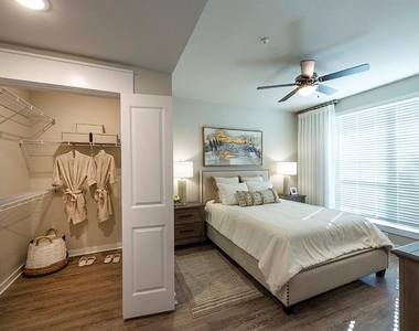15915 Kingfield Drive - Photo Thumbnail 12