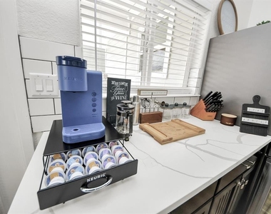 710 Kipp Avenue - Photo Thumbnail 11