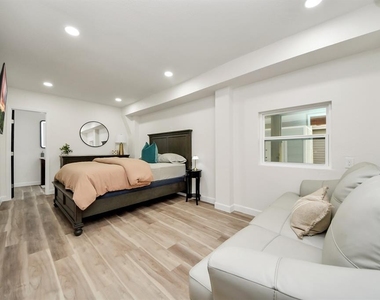 710 Kipp Avenue - Photo Thumbnail 23