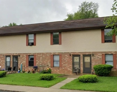 400 Elm St - Photo Thumbnail 2
