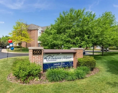 600 W Walton Blvd - Photo Thumbnail 4