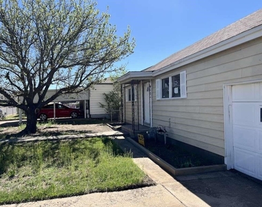 917 Nelson Street - Photo Thumbnail 3