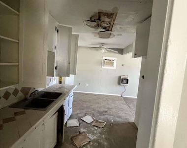 917 Nelson Street - Photo Thumbnail 11