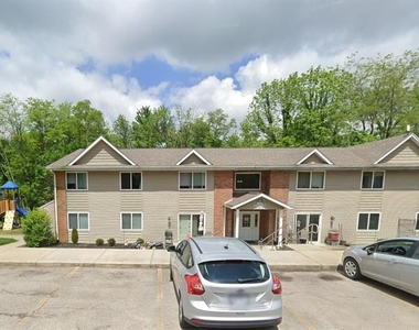 808 Treewood Dr - Photo Thumbnail 3