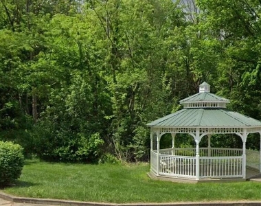808 Treewood Dr - Photo Thumbnail 12