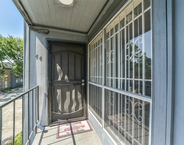 6202 Skyline Drive - Photo Thumbnail 17