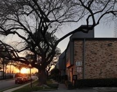 6202 Skyline Drive - Photo Thumbnail 21