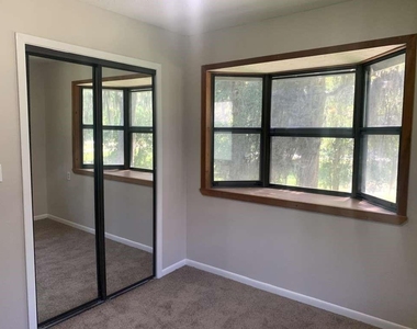 203 Ferguson Drive - Photo Thumbnail 10