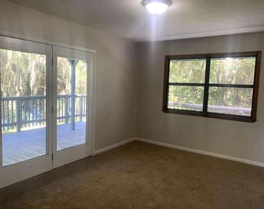 203 Ferguson Drive - Photo Thumbnail 7