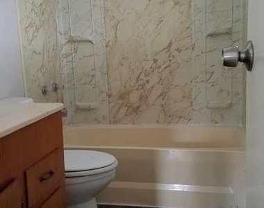 203 Ferguson Drive - Photo Thumbnail 11