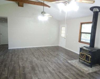 203 Ferguson Drive - Photo Thumbnail 3