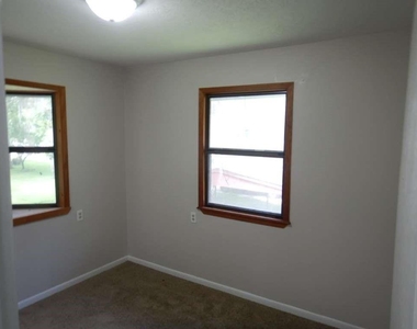 203 Ferguson Drive - Photo Thumbnail 9